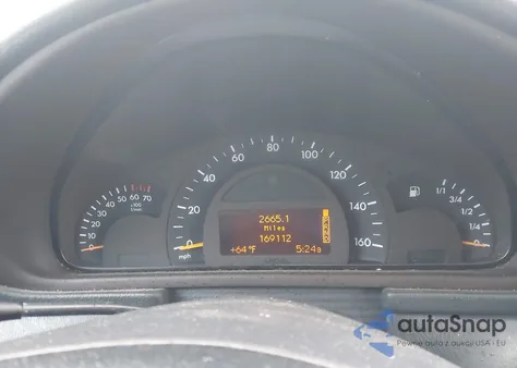 2004 Mercedes-Benz C 240 z USA, uszkodzony, nr VIN WDBRF61J84A639290